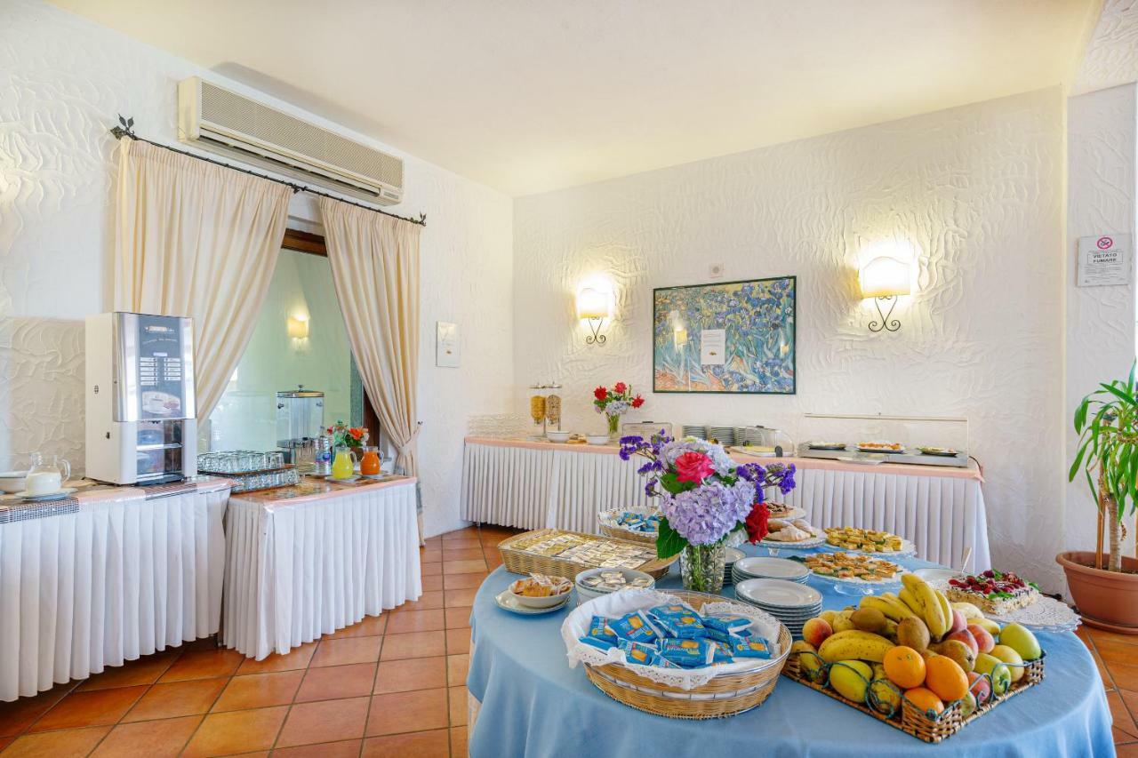 Hotel San Trano Luogosanto Ngoại thất bức ảnh